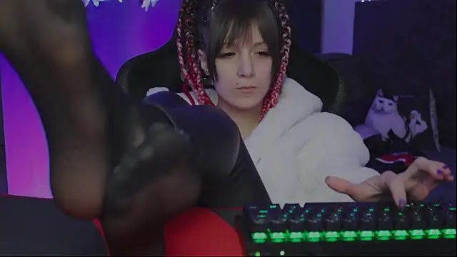 Snapshot of Kathleen_Meow chatting on 01-06-25, 12:57 Kathleen Meow online show from 01-06-25, 12:57