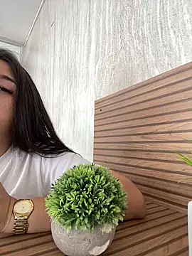 Belliinda 21 online show from 04-15-26, 05:53