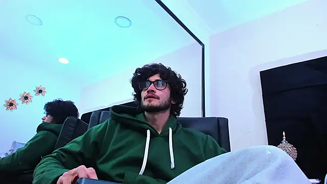 Loggan donnelly online show from 01-21-25, 09:46