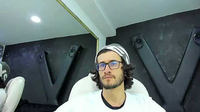 Loggan donnelly online show from 03-16-25, 07:49