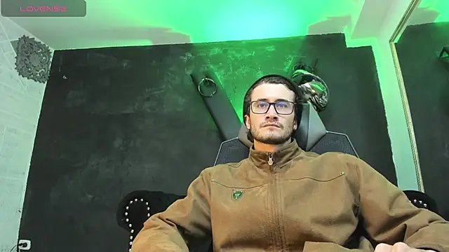 Loggan donnelly online show from 09-16-25, 08:43