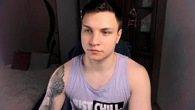 handsome guy01 online show from 12-18-24, 01:37