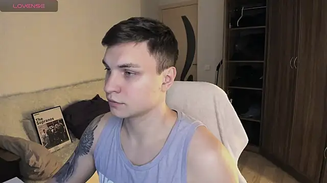 handsome guy01 online show from 10-06-25, 03:31