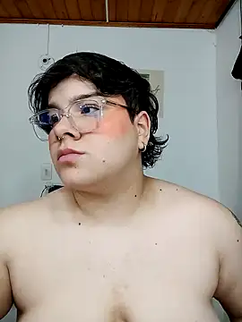 Snapshot of amalia_love chatting on 12-21-24, 08:39 amalia love online show from 12-21-24, 08:39