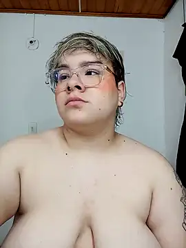 Snapshot of amalia_love chatting on 01-03-25, 09:15 amalia love online show from 01-03-25, 09:15