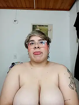 Snapshot of amalia_love chatting on 01-05-25, 07:17 amalia love online show from 01-05-25, 07:17