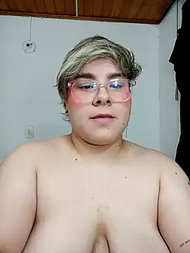 Snapshot of amalia_love chatting on 01-05-25, 10:21 amalia love online show from 01-05-25, 10:21