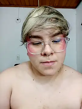 Snapshot of amalia_love chatting on 01-11-25, 06:14 amalia love online show from 01-11-25, 06:14