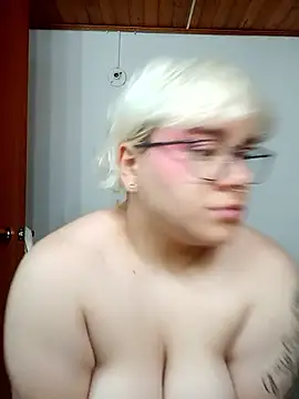 Snapshot of amalia_love chatting on 09-14-25, 04:50 amalia love online show from 09-14-25, 04:50