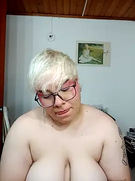 Snapshot of amalia_love chatting on 09-25-25, 05:33 amalia love online show from 09-25-25, 05:33