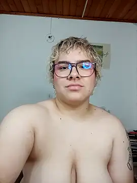 Snapshot of amalia_love chatting on 11-25-25, 03:34 amalia love online show from 11-25-25, 03:34