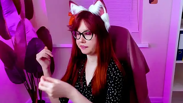 CarolGiggly online show from 11-12-25, 01:00