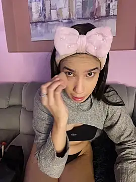 Snapshot of Praga_Pink chatting on 12-15-24, 09:20 Praga Pink online show from 12-15-24, 09:20