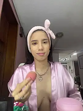 Snapshot of Praga_Pink chatting on 03-23-25, 05:21 Praga Pink online show from 03-23-25, 05:21
