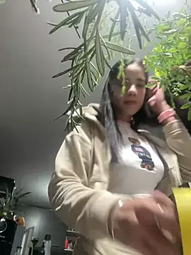 Snapshot of Praga_Pink chatting on 05-02-26, 04:39 Praga Pink online show from 05-02-26, 04:39