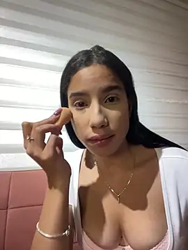 Snapshot of Praga_Pink chatting on 05-05-26, 02:08 Praga Pink online show from 05-05-26, 02:08