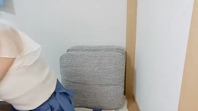 Snapshot of Hana-tan chatting on 09-30-25, 10:37 Hana-tan online show from 09-30-25, 10:37