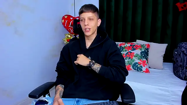 Snapshot of Adam_hard_ chatting on 02-12-25, 08:07 Adam hard  online show from 02-12-25, 08:07