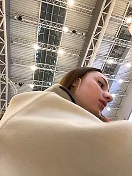 Lia  Love online show from 12-10-24, 01:11