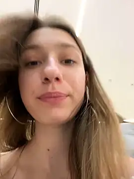 Lia  Love online show from 01-10-25, 12:26