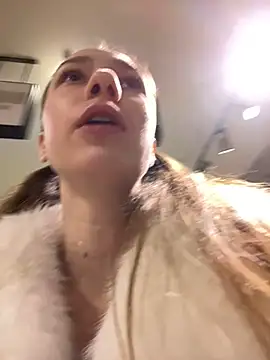 Lia  Love online show from 01-23-25, 01:13