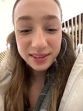 Lia  Love online show from 02-12-25, 01:06