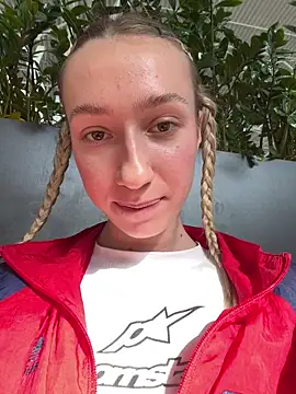 Lia  Love online show from 09-09-25, 12:15