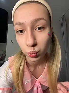 Lia  Love online show from 12-01-25, 12:21