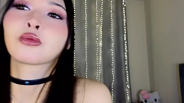 Snapshot of honey_yani chatting on 02-14-26, 11:56 honey yani online show from 02-14-26, 11:56