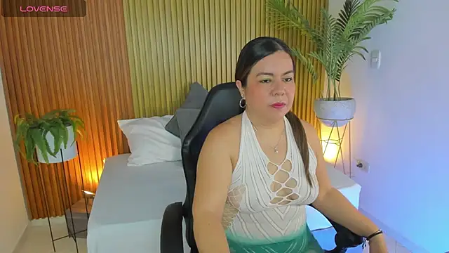 Snapshot of nahia_13 chatting on 07-01-26, 12:18 nahia 13 online show from 07-01-26, 12:18