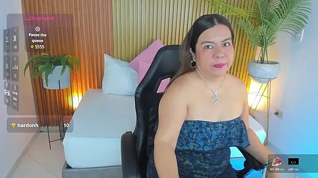 Snapshot of nahia_13 chatting on 07-28-26, 12:23 nahia 13 online show from 07-28-26, 12:23