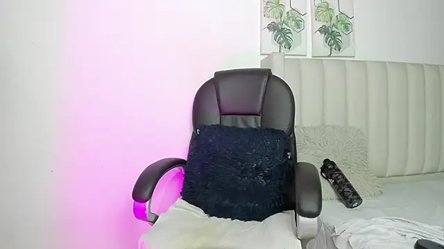 Kala Alia online show from 09-19-25, 01:40