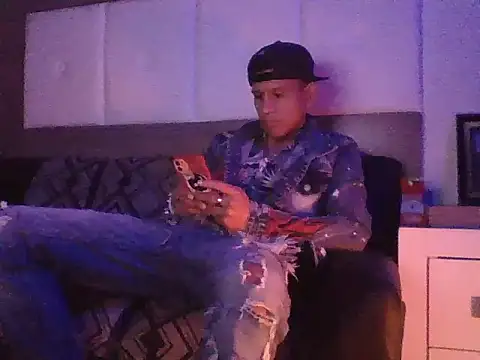 oiram27 online show from 11-30-25, 03:27