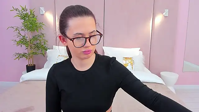 milaleoneli online show from 02-03-25, 12:36