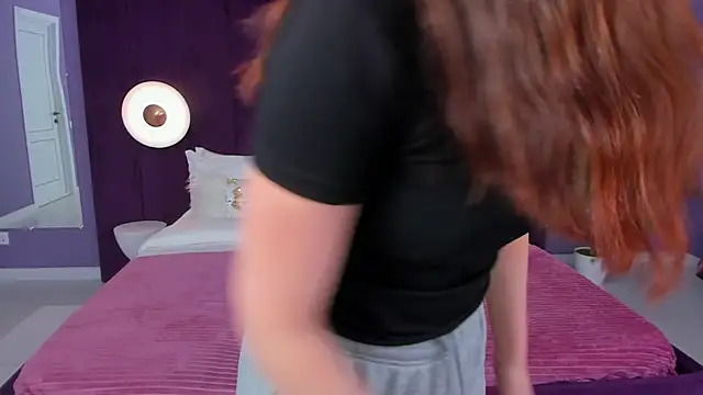 milaleoneli online show from 02-09-25, 12:41