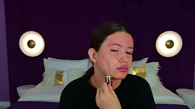 milaleoneli online show from 03-18-25, 12:36