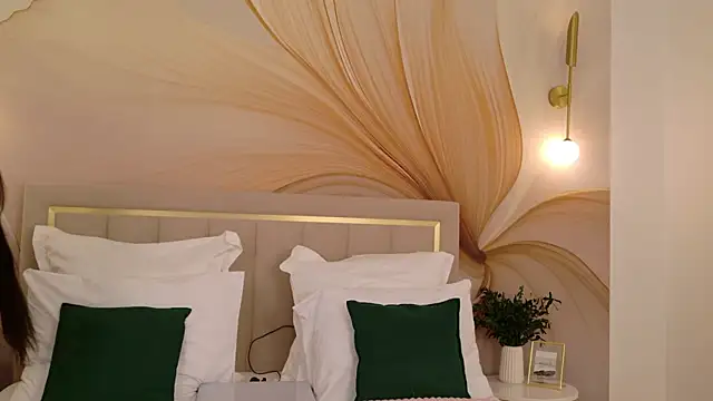 milaleoneli online show from 07-22-26, 03:04