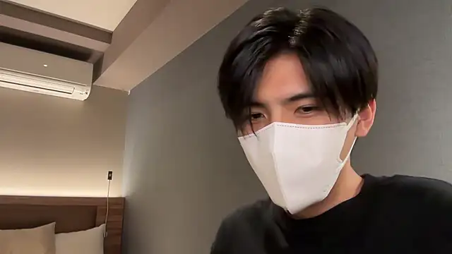 Snapshot of Lio_kun chatting on 05-17-26, 01:18 Lio kun online show from 05-17-26, 01:18