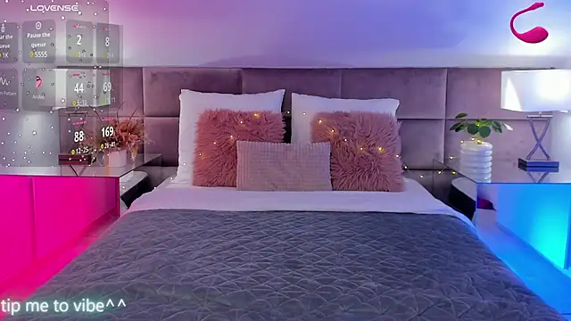 Mayzzie online show from 02-13-25, 08:55