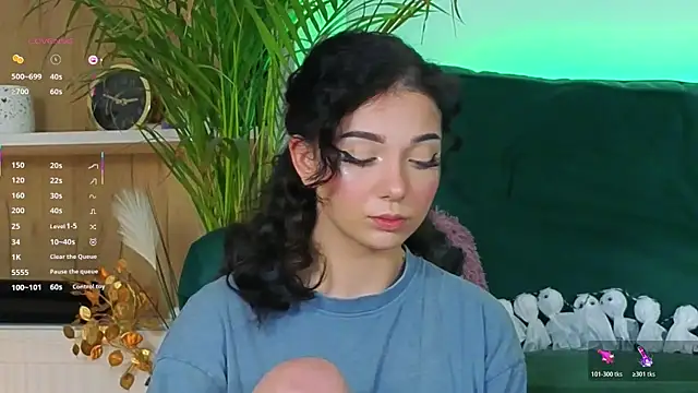 AveryWillow online show from 11-10-25, 06:12