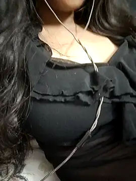 Snapshot of Sanjana-Mehar chatting on 02-27-25, 06:31 Sanjana-Mehar online show from 02-27-25, 06:31