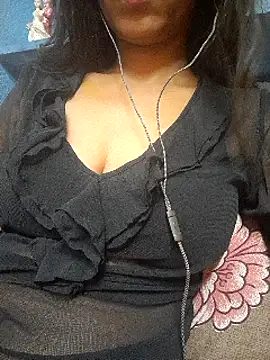 Snapshot of Sanjana-Mehar chatting on 03-17-25, 11:11 Sanjana-Mehar online show from 03-17-25, 11:11