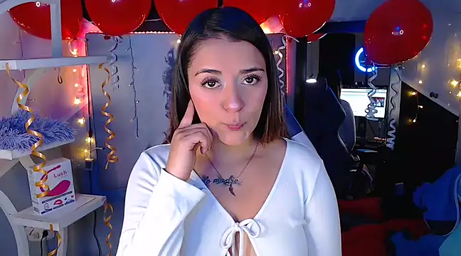 Snapshot of Samanta_james19 chatting on 02-13-25, 06:48 Samanta james19 online show from 02-13-25, 06:48