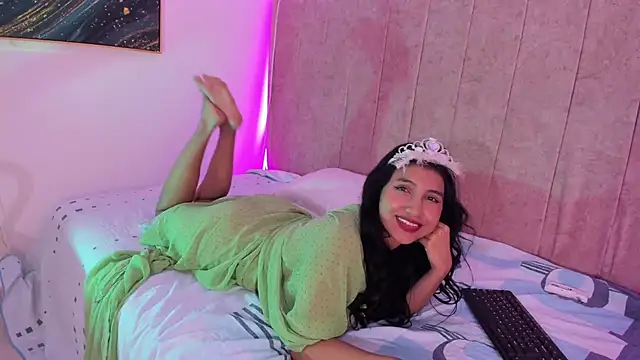 naomiii   online show from 09-17-25, 05:42