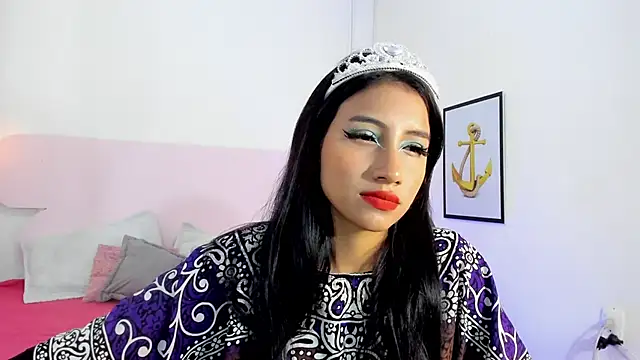 naomiii   online show from 09-24-25, 12:19