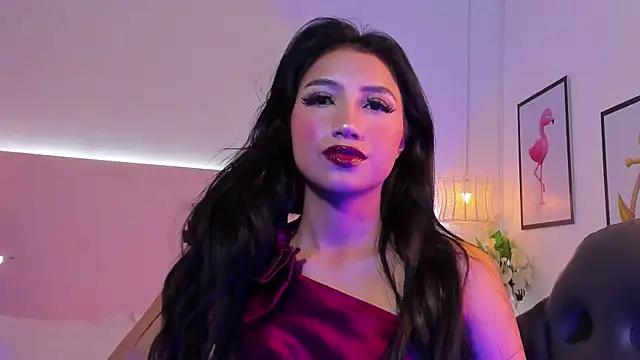 naomiii   online show from 10-06-25, 12:13