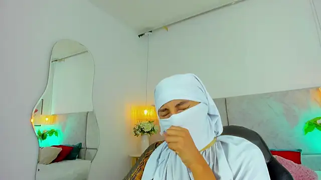 naomiii   online show from 02-10-26, 11:58