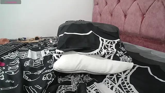 AMBER LOVE22 online show from 01-04-25, 06:30