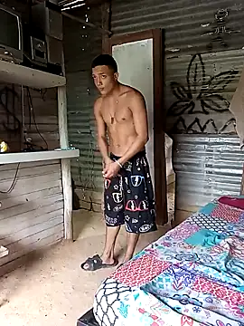 Snapshot of tayson_ chatting on 01-31-25, 06:25 tayson online show from 01-31-25, 06:25