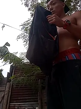 Snapshot of tayson_ chatting on 10-25-25, 10:56 tayson online show from 10-25-25, 10:56